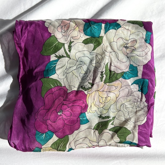Stunning Oscar de La Renta Vintage Silk Scarf - Picture 7 of 10